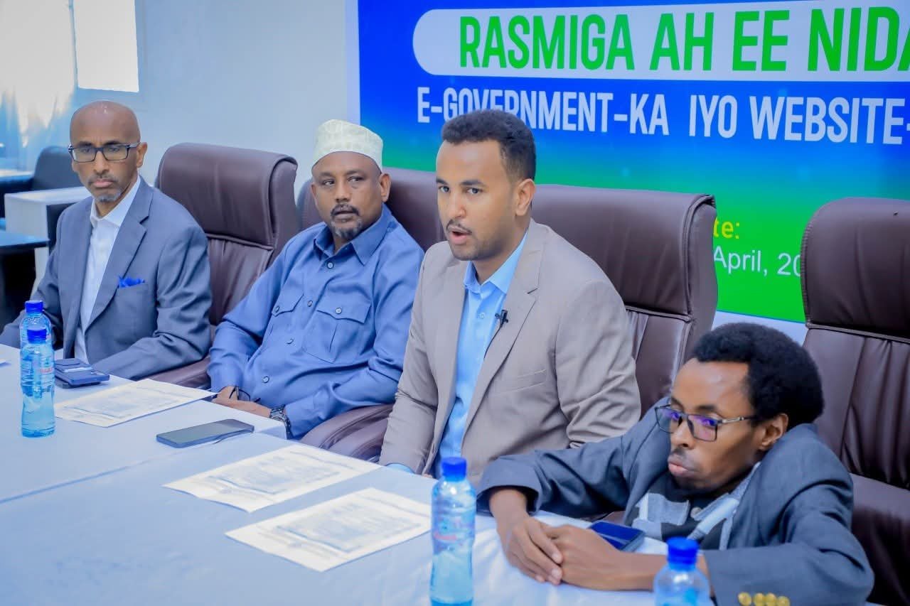 Daahfurka Rasmiga ah Ee Nidaamyada E-Government